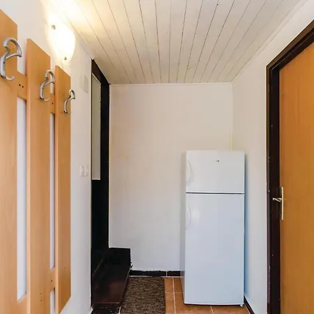 Holiday home Two-bedroom Holiday In Dubravica