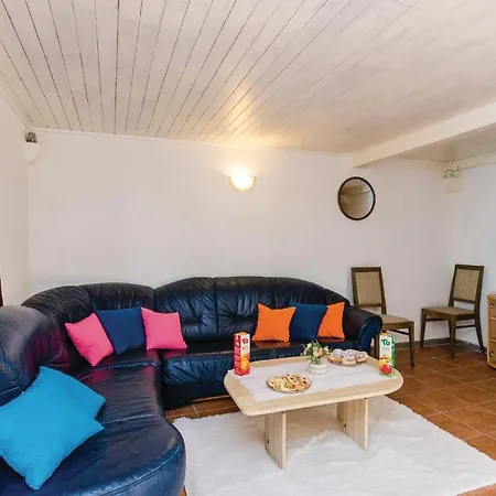 Two-bedroom Holiday In Dubravica * Dubravica (Dubrovnik)