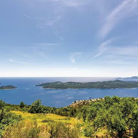Two-bedroom Holiday In Dubravica *