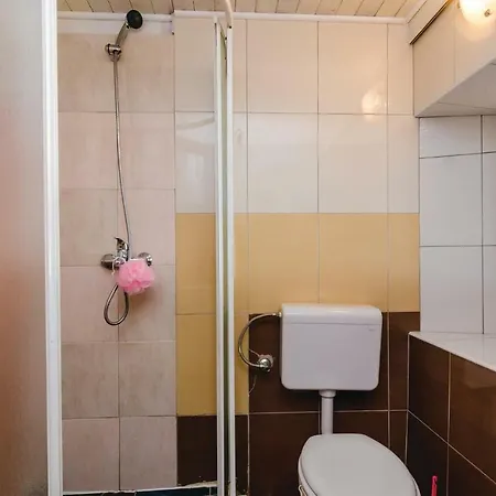 Holiday home Two-bedroom Holiday In Dubravica