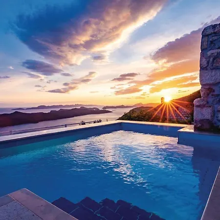 Two-bedroom Holiday In Dubravica Сasa de vacaciones